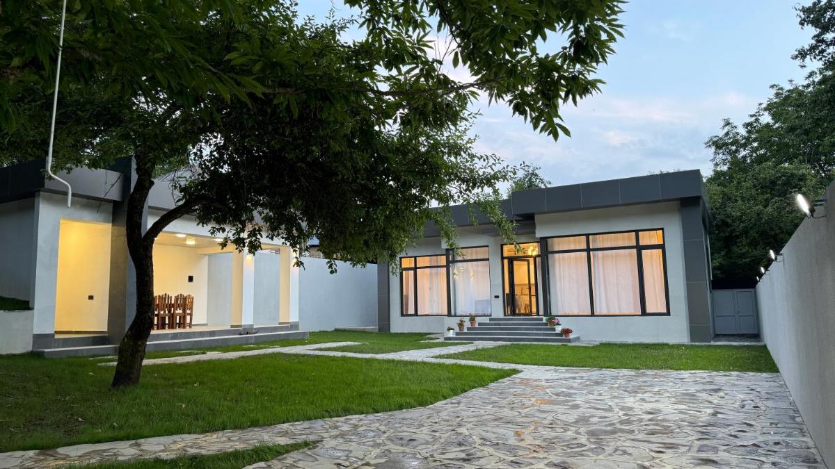 Qafqaz Manor Tripsome